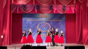 "Московские окна" - вокальный ансамбль "Лирика".