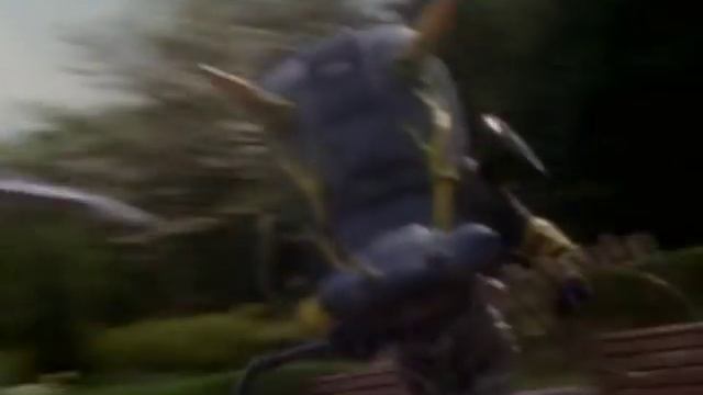 Power Rangers vs Vacuum Cleaner Org | E10 Curse of the Wolf | Wild Force | Power Rangers Official смотреть онлайн