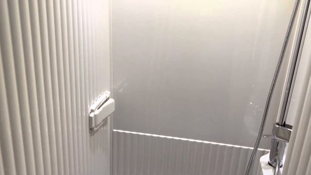 Sunlight V66 Adventure: la autocaravana compacta con camas gemelas смотреть онлайн