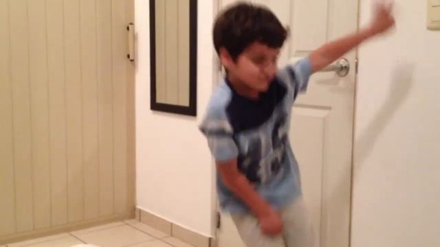 Gangnam Style. Santi baila así смотреть онлайн