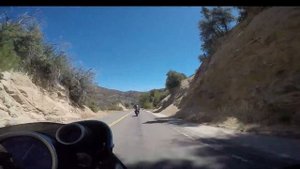 Yamaha Vmax 1700 vs r1 acceleration on canyons