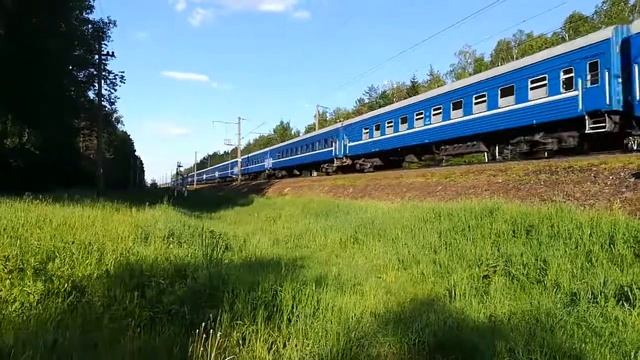 Электровоз ЧС2т с пассажирским поездом смотреть онлайн