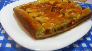 Пирог с абрикосовым вареньем на дрожжевом тесте