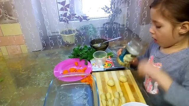 Красивый, необычный холодец.