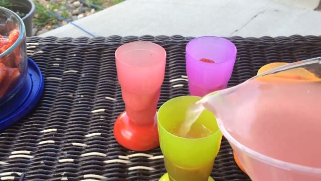 Summer Series - Strawberry Lemonade Popsicles DIY