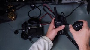 Midland GB1 test PMR446 legal car radio with external magnetic mount  antenna vs handheld Motorola