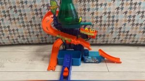 Трек Hot Wheels "Смени цвет" Научная лаборатория