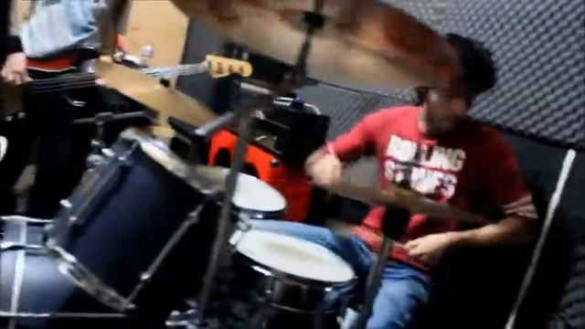 42 Decibel and Hell City Glamours (Australia) - Johnny B Good смотреть онлайн