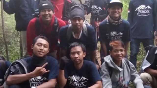 Momen Kenangan PAWON (pecinta alam winong Kulon) di gunung Sumbing via Banaran 3371 mdpl смотреть онлайн