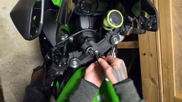 Quadlock Phone mount install Ninja zx6r/ 636 @Quad_Lock #ninjazx6r #quadlock  #phonemount
