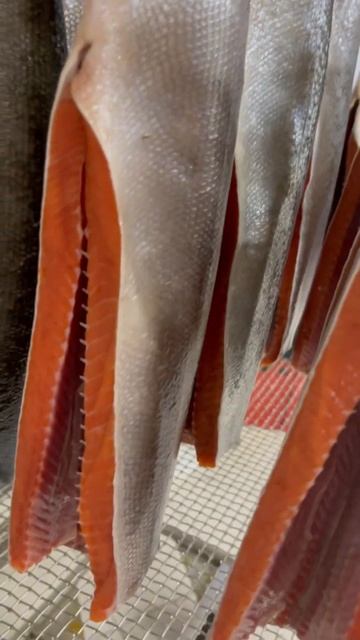 Подготовили Нерку к копчению смотреть онлайн