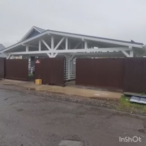 навес из дерева на два участка.