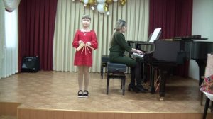 Остапенко Анастасия, ДШИ №68, г. Прокопьевск, муз. Кравченко, сл. Е. Руженцева «Вот такие башмачки»