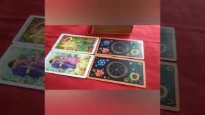 ТАРО. ГАДАНИЯ. ЭКСПРЕСС-РАСКЛАД.       Наблюдает, следит ли за мной загаданный человек в соц.сетях?