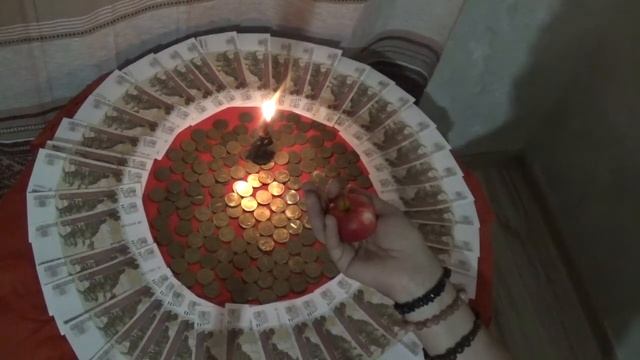Авторский ритуал Инги Хосроевой. Золотое яблоко бабки Маланьи на украинском на быстрые деньги.