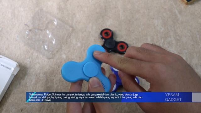 Fidget Spinner yang ber-Speaker? [Belanja Gadget 100 Ribuan Part 2] смотреть онлайн