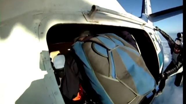 Прыгнуть в тандеме? Посмотри что это такое. смотреть онлайн