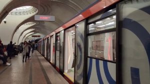 "На поезд в сторону станции Ховрино посадки нет!" 81-775.2/776.2 уезжает со станции "Сокол" в депо