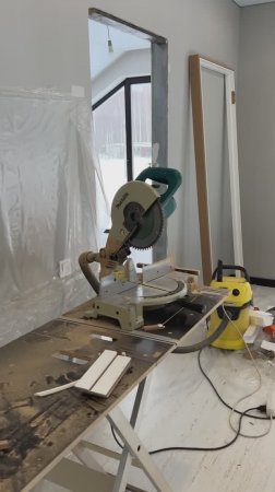 Мгновение монтажа Urban 1 ice BM BE запил 1+2. ВЛАДИМИРСКАЯ ФАБРИКА ДВЕРЕЙ.