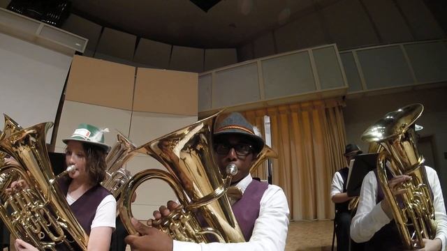 Baby Elephant Walk by Henry Mancini/ arr. Lennie Niehaus смотреть онлайн