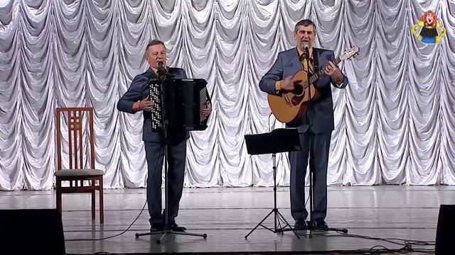 "ЕХАЛИ НА ТРОЙКЕ С БУБЕНЦАМИ" ( дорогой длинною, да ночкой лунною ) поёт Андрей Ульянов