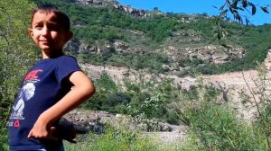 Пикник у горной реки в Дагестане