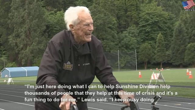 WWII vet, ex-police officer to walk 100 laps before 100th birthday смотреть онлайн