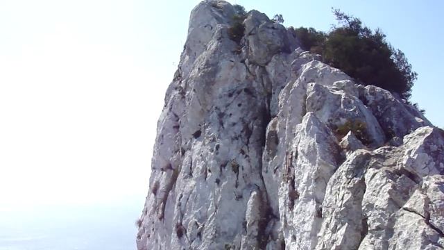 Scaling The Spine Of The Rock of Gibraltor and Monkey Encounter смотреть онлайн