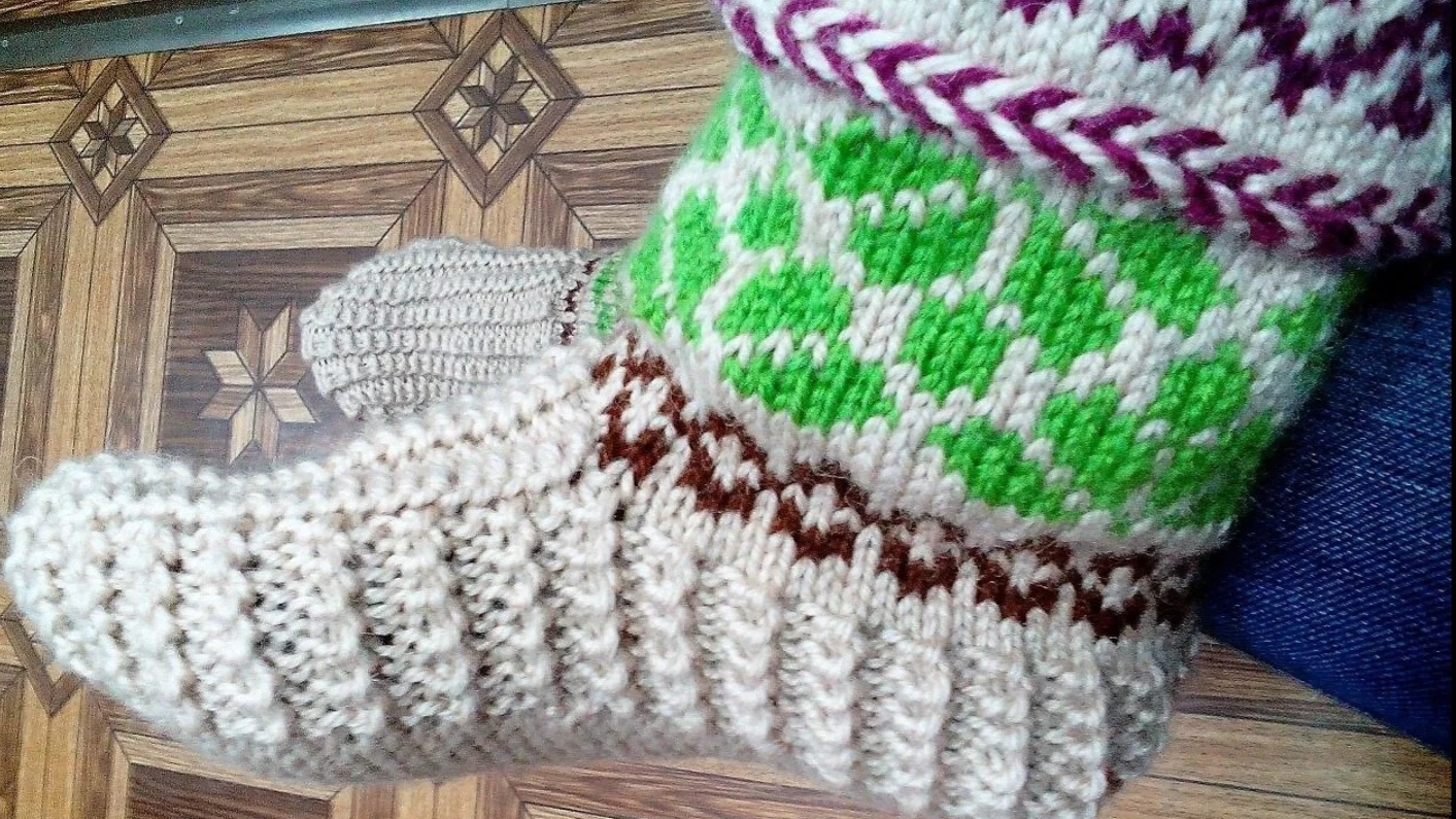 Сапожки спицами. Американская резинка. смотреть онлайн