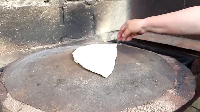 Grandmothers Cooked Turkish Pide and Kutab with Greens and Cheese смотреть онлайн