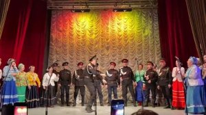 Пролягала путь-дорожка.