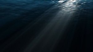 ФУТАЖ Лучи солнца под водой