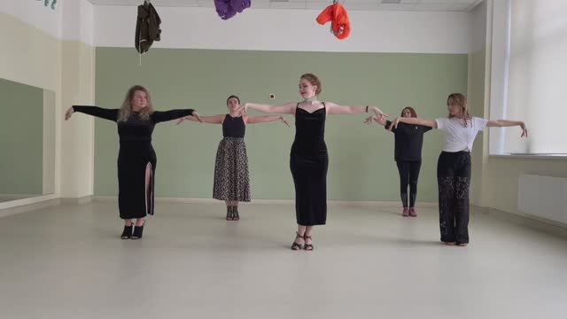 Latina Mix, бачата, танцы для женщин и девушек в Екатеринбурге смотреть онлайн