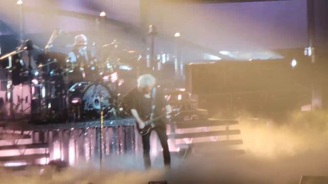 Queen + Adam Lambert - I'm in Love With my Car Live@ Bridgestone Arena Nashville TN 10/25/23 смотреть онлайн