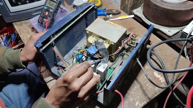 Luminous inverter Eco watt neo 1050 Overload problem смотреть онлайн