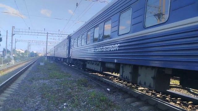 ЭП1 едет по маршруту Адлер-Мурманск смотреть онлайн