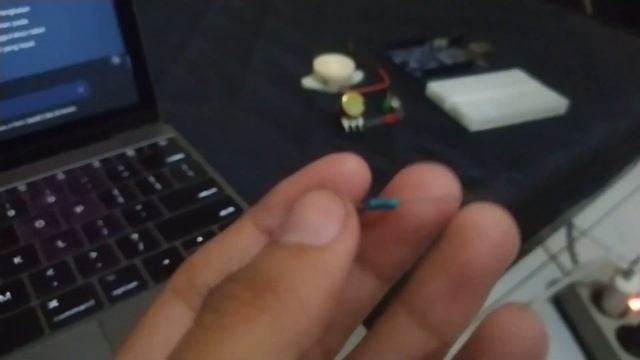 Resistor 1/2 W pada Arduino смотреть онлайн