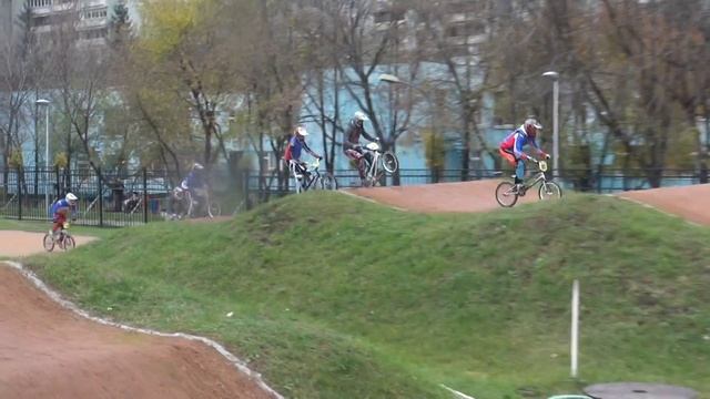 BMX Race III этап кубка Москвы - финал юноши смотреть онлайн