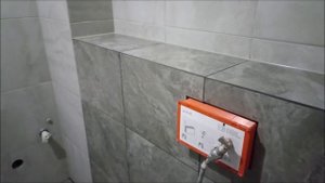 Ремонт в ванной. Укладка керамогранита 40/40 KERAMA MARAZZI