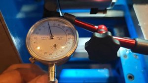 Weisan CJM360F замер биения шпинделя