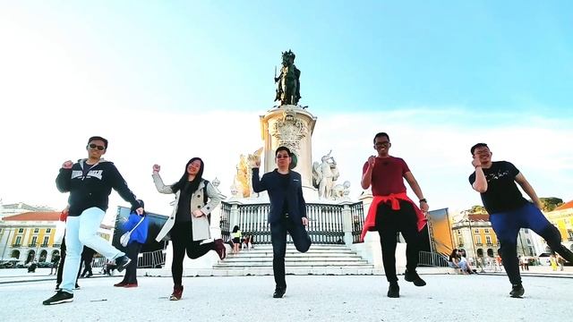 Lisbon & Barcelona - Check-in dance at various locations - Friendships (Pascal Latoublon) смотреть онлайн