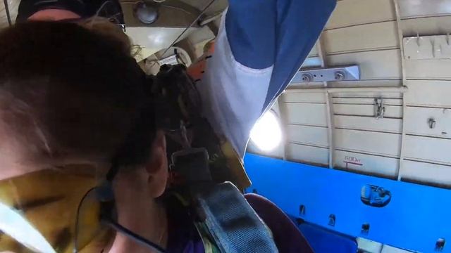 Первый прыжок с парашютом смотреть онлайн