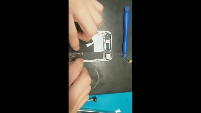 замена аккумулятора, iPhone 8 смотреть онлайн