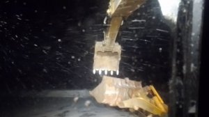 Вытаскиваю китайский погрущика из очистных.