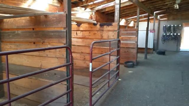 33520 Highway 94 in Yoder Colorado- in barn no. 1 -20170920 смотреть онлайн