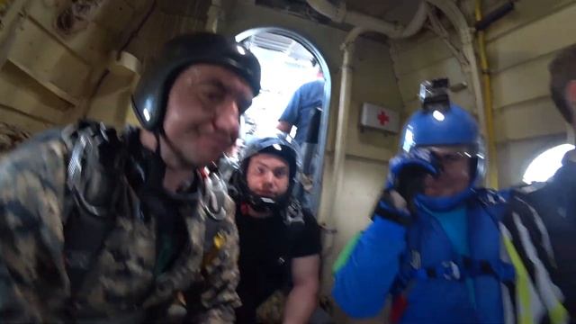 Прыжок с парашюта смотреть онлайн