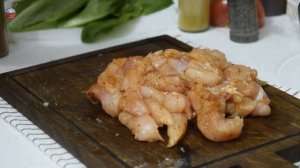 Домашняя шаурма в лепешке Роти с хрустящими куриными острыми стрипсами и сыром. Ролл с курочкой