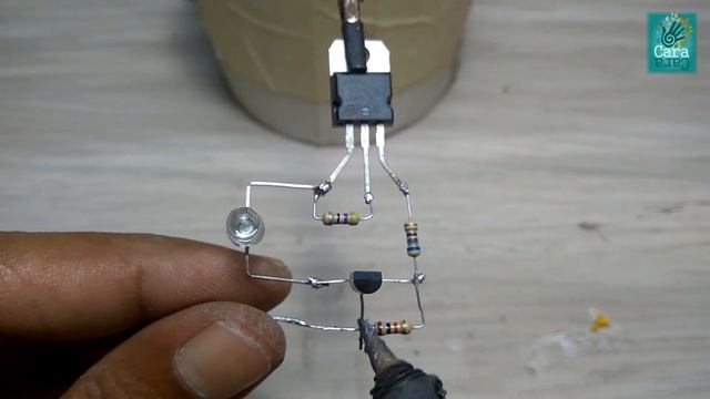 Simple 3.7 - 4 Volt 18650 Battery Charger With Led Indicator смотреть онлайн