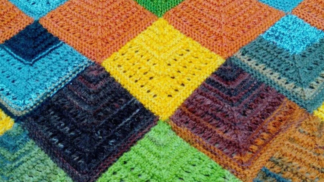 Шаль "Осень" в стиле пэчворк. Часть-1.(Из остатков пряжи) смотреть онлайн