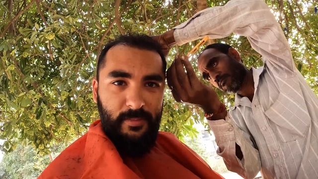 Hintli Berber Sokakta 30 TL'ye Saç Kesiyor | KAFA MASAJI 🇮🇳 ~521 смотреть онлайн